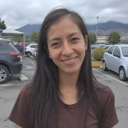 Isabella 'Bella' de la Torre-Castellanos