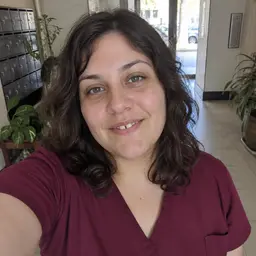 Emilia Flores